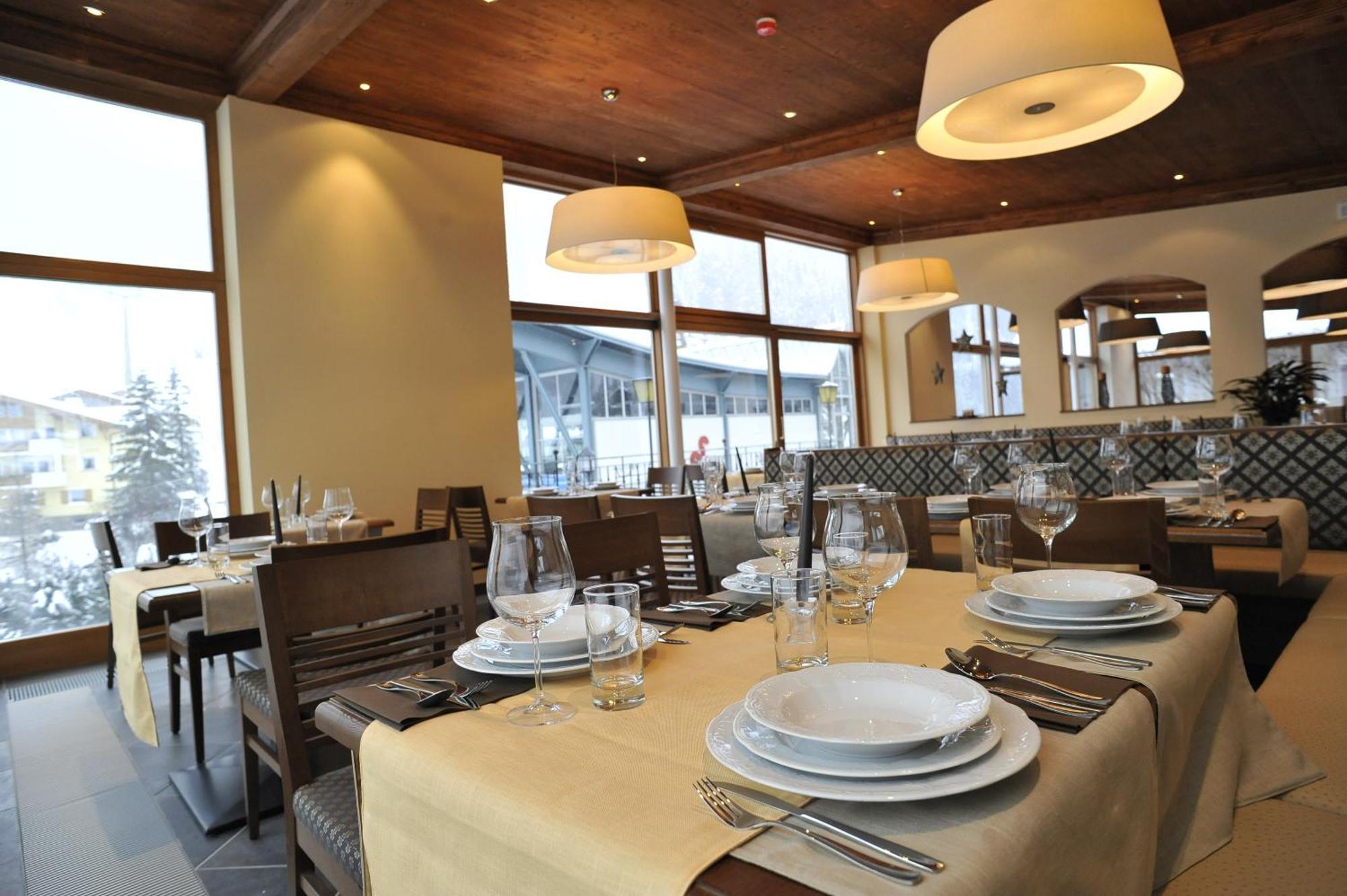 Hotel Europa Dolomites Selva di Val Gardena Exteriör bild