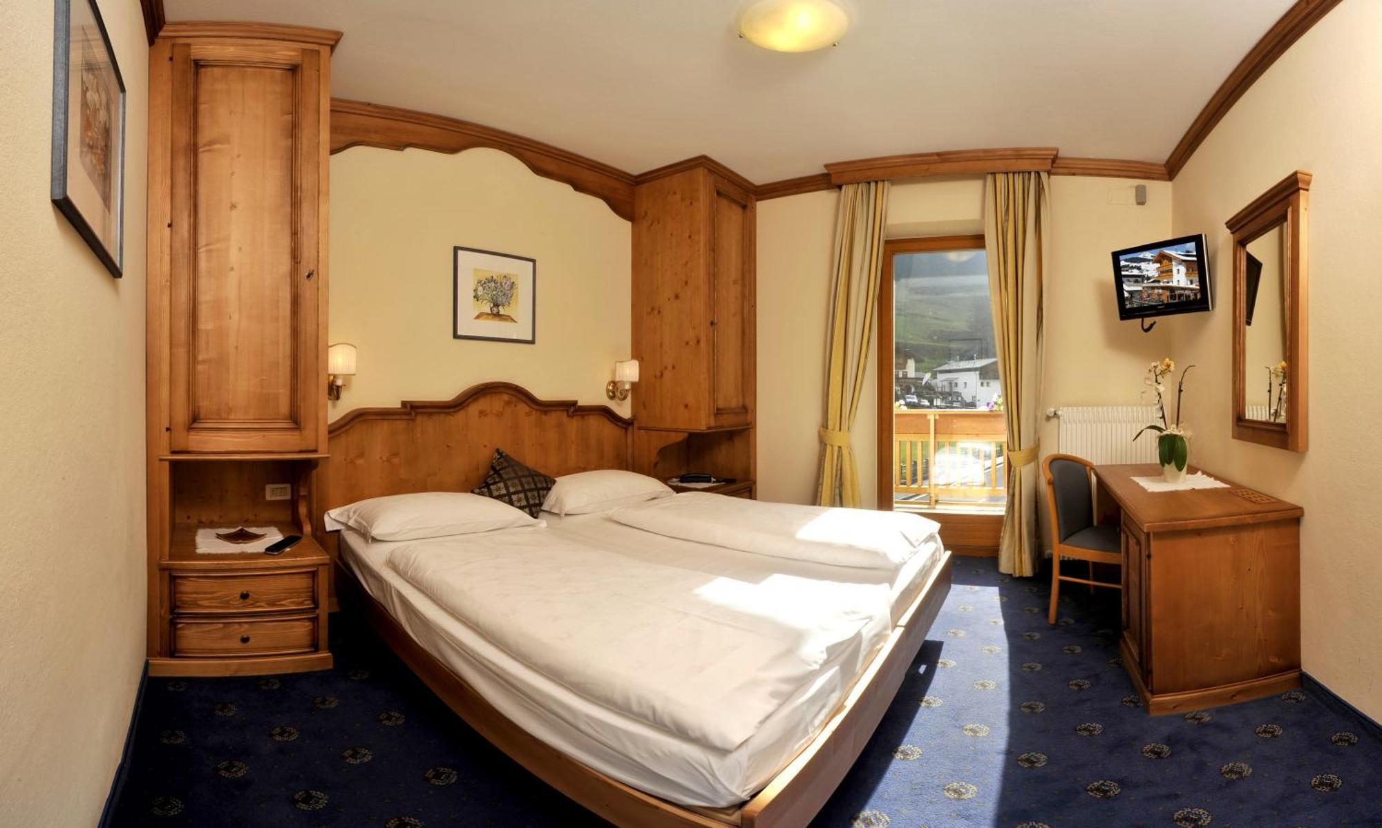 Hotel Europa Dolomites Selva di Val Gardena Exteriör bild