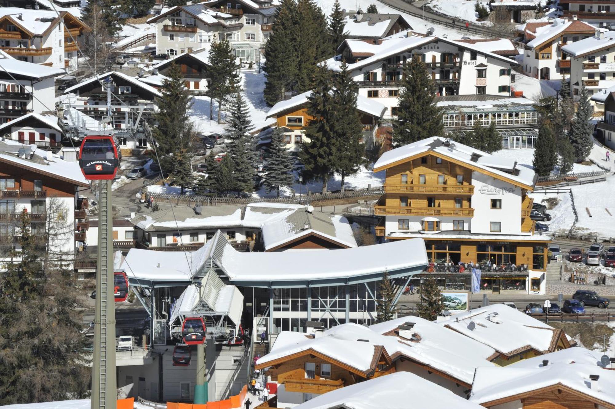 Hotel Europa Dolomites Selva di Val Gardena Exteriör bild