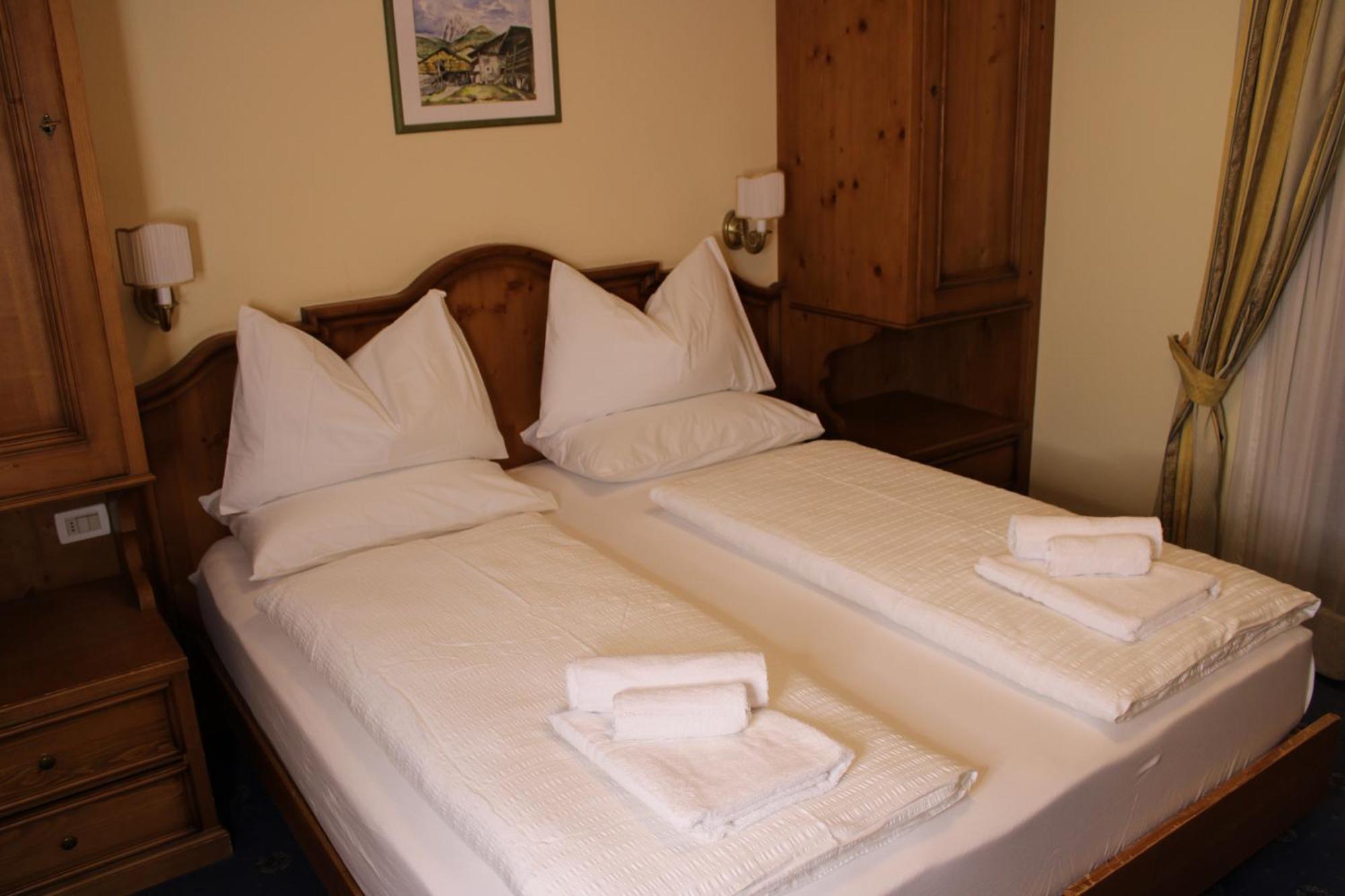 Hotel Europa Dolomites Selva di Val Gardena Exteriör bild